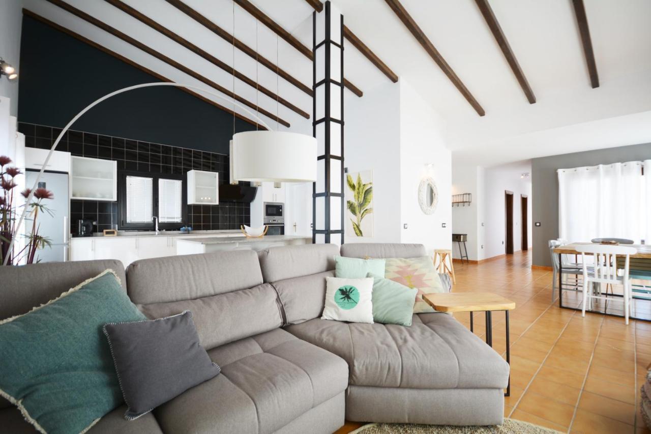 Beautiful Spacious Villa With Private Heated Pool In Lajares Luaran gambar
