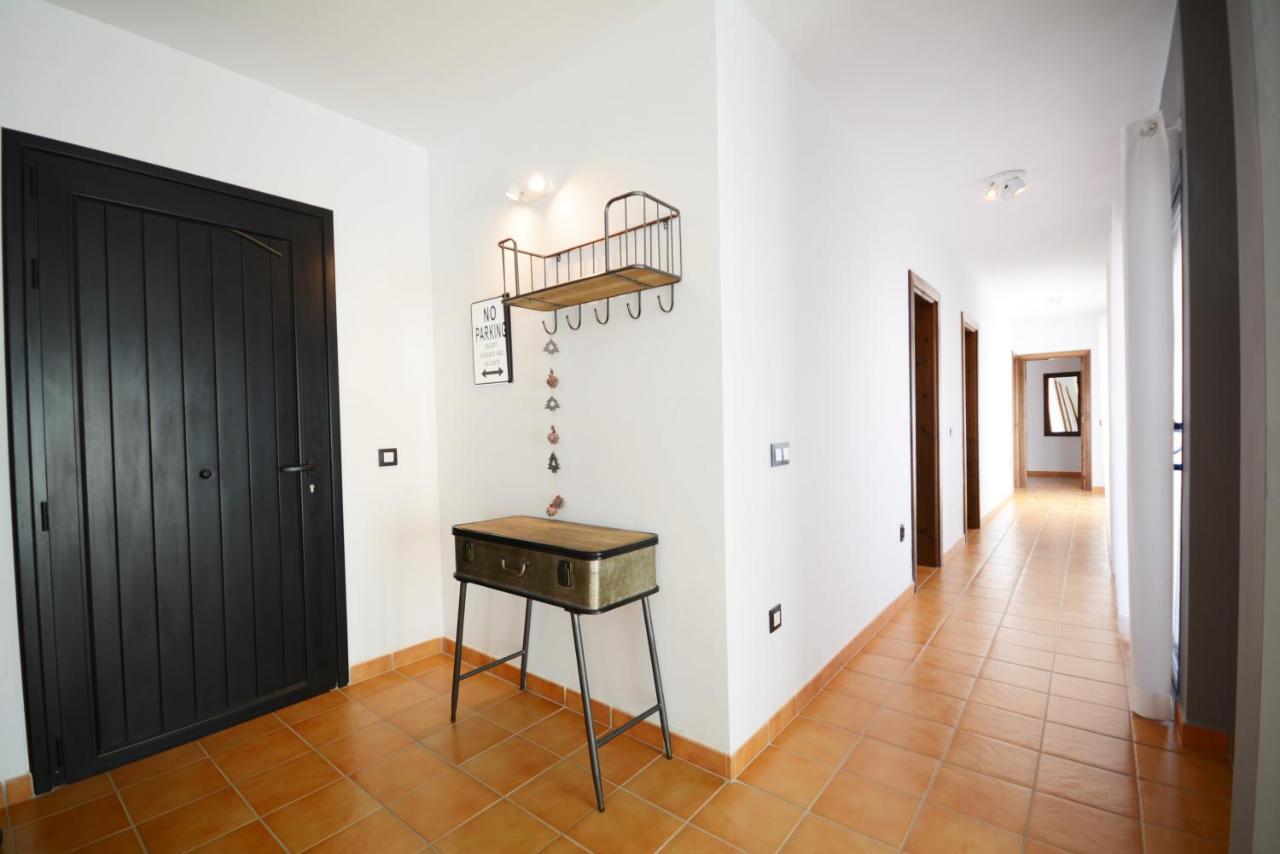 Beautiful Spacious Villa With Private Heated Pool In Lajares Luaran gambar