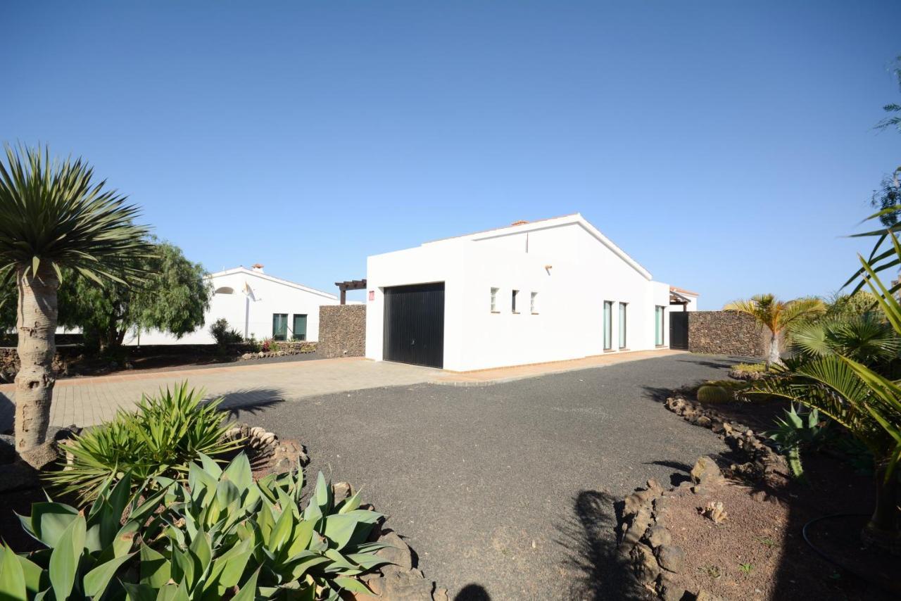 Beautiful Spacious Villa With Private Heated Pool In Lajares Luaran gambar