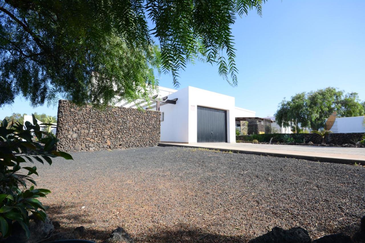 Beautiful Spacious Villa With Private Heated Pool In Lajares Luaran gambar