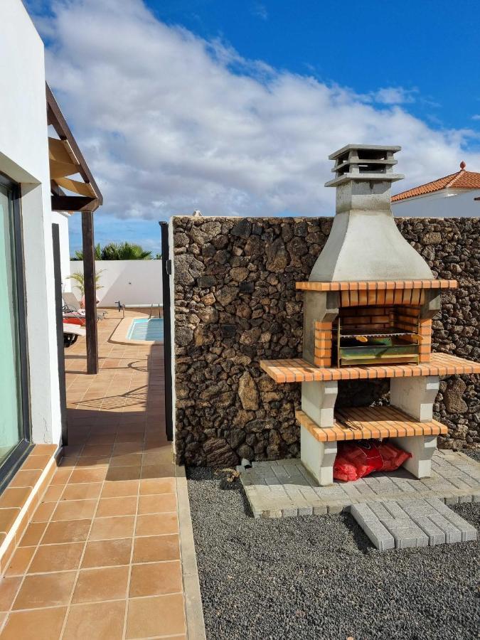 Beautiful Spacious Villa With Private Heated Pool In Lajares Luaran gambar